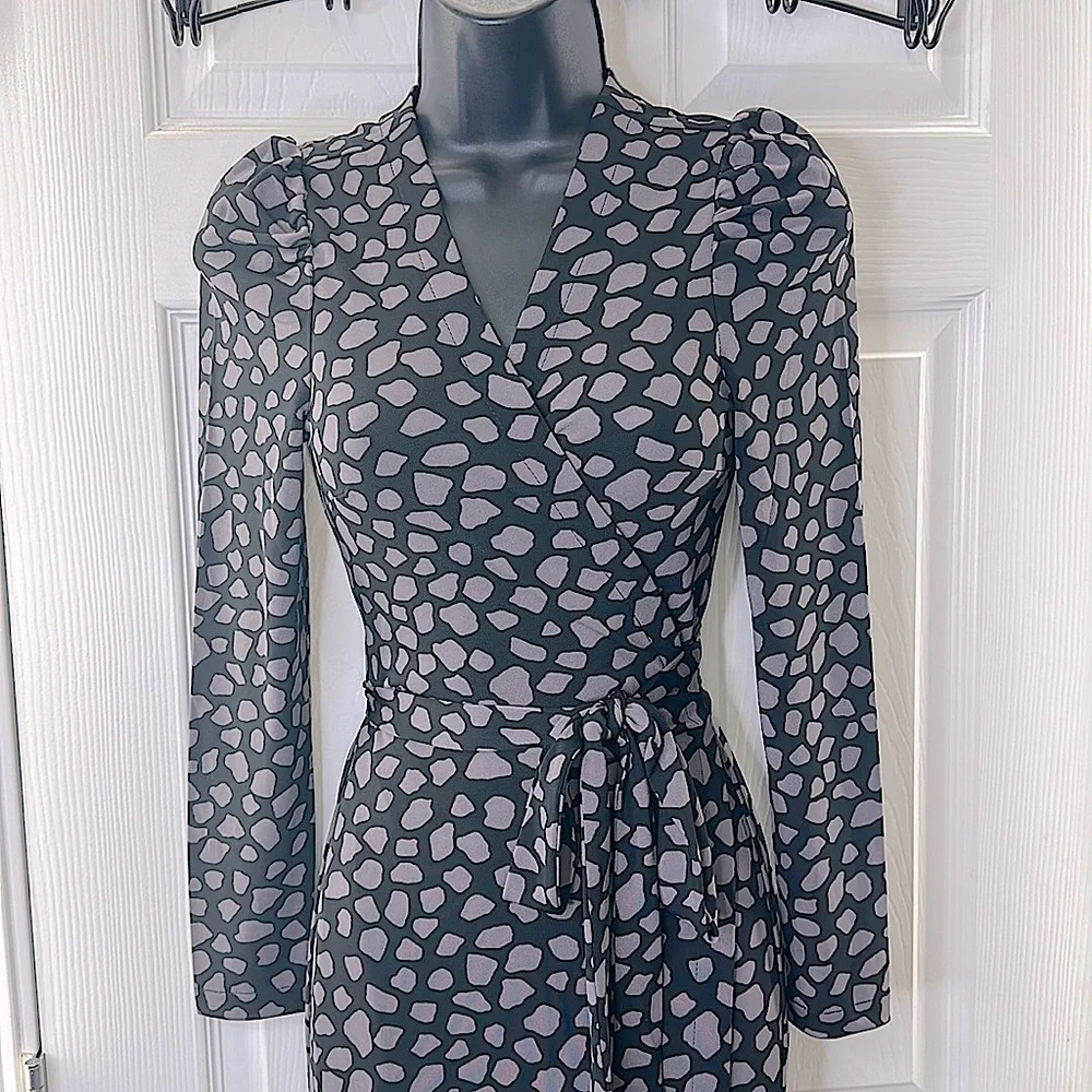 🔥 🔥 🔥 ALERT. POA! NWT WRAP AROUND 👗. It just don’t get NO BETTER. Maxi fit! - Picture 3 of 12
